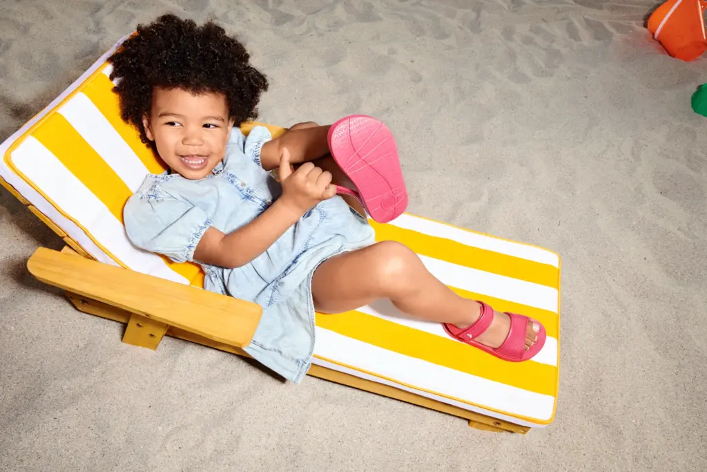 Junior Magazine Fashion News FitFlop launch colourful kids flip-flop collection