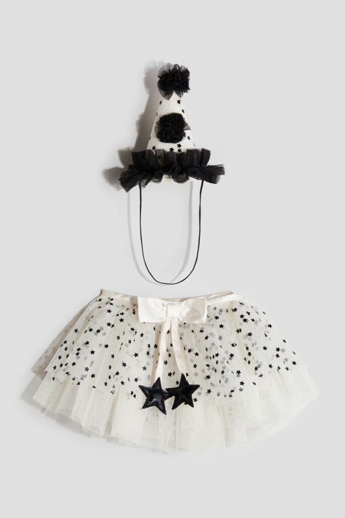 Junior Magazine Halloween 2-piece set, £9.99 H&M