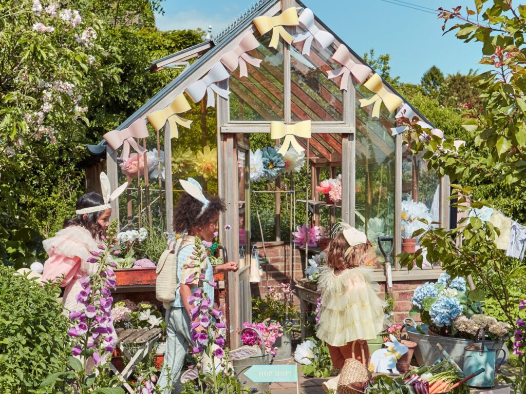 Junior Magazine Family Life How to Organise an Outdoor Easter Egg Hunt for Kids