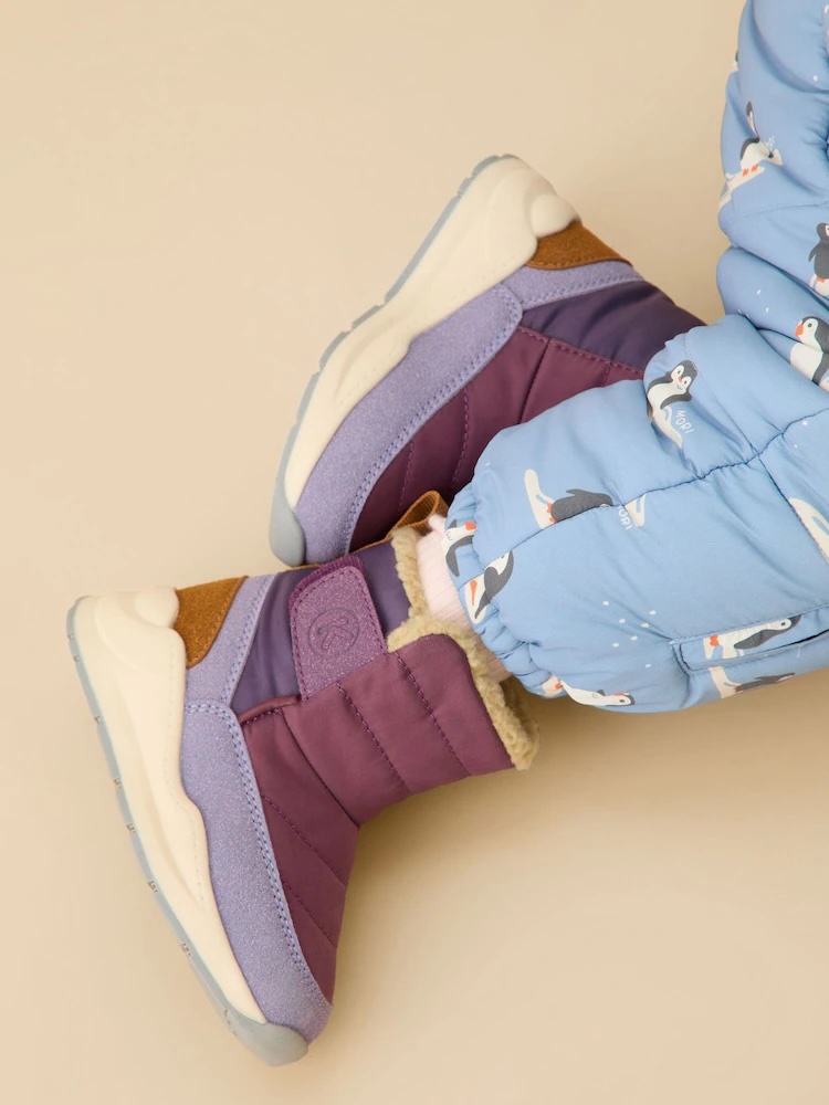 Junior Magazine Childrens Fashion Stylish Ski Wear & Snow Clothes for Children