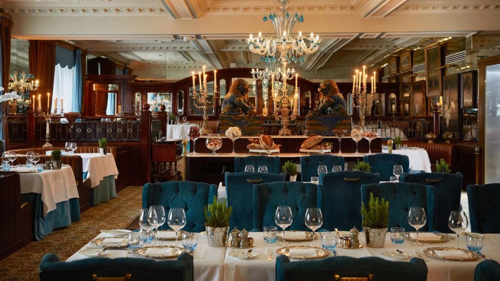 Junior Magazine Junior in London A ‘Royal’ Family Stay: The Rubens at the Palace, London with Kids