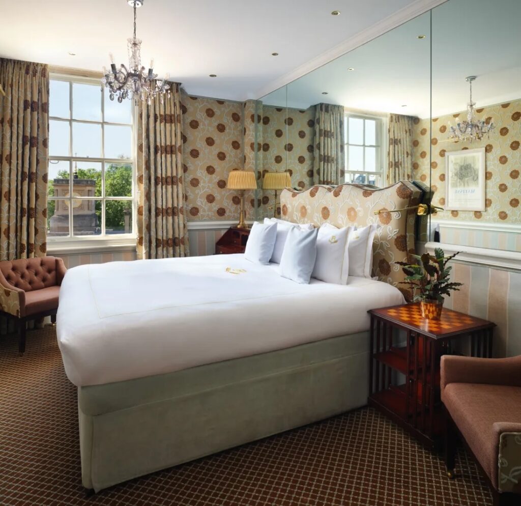 Junior Magazine Junior in London A ‘Royal’ Family Stay: The Rubens at the Palace, London with Kids