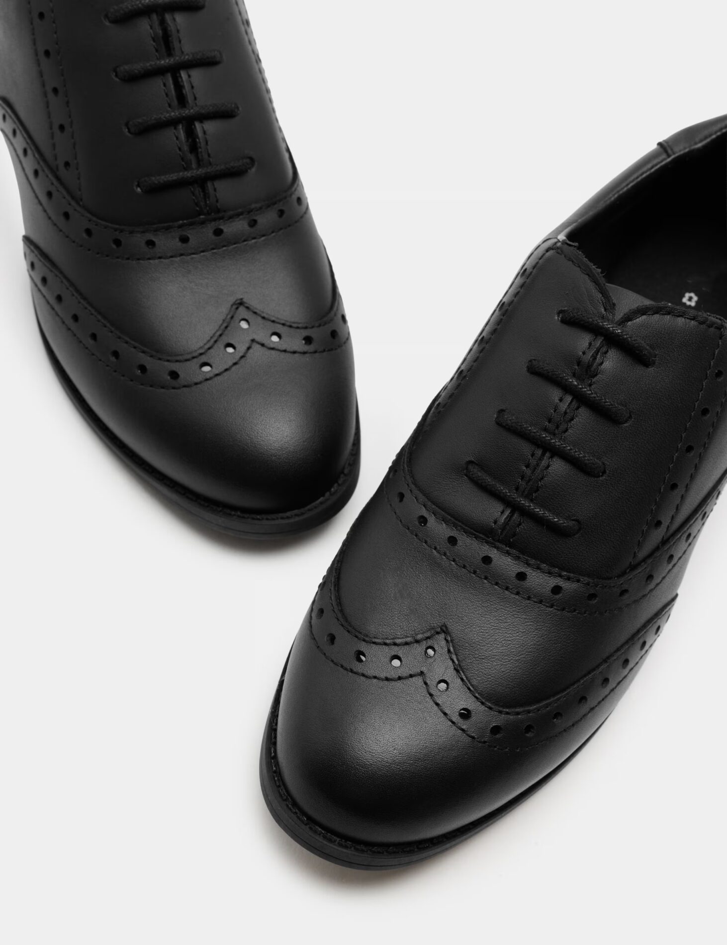 Junior Magazine Back to School Best School Shoes – and Where to Buy Them!